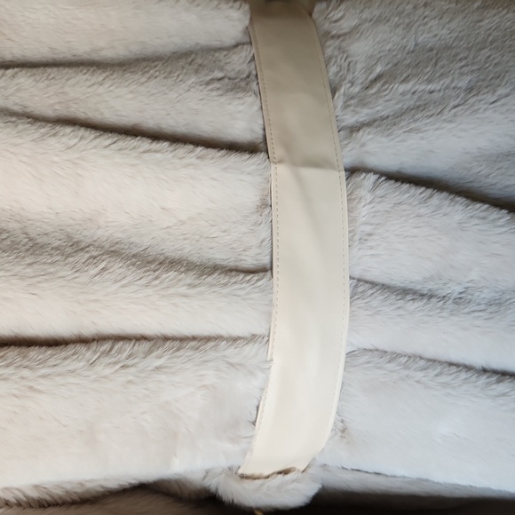 Minky Couture faux fur long coat - Picture 8 of 11